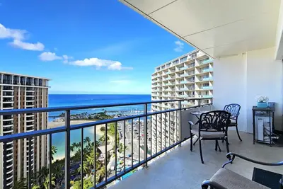 Image de Deluxe Ocean, vue sur la lagune Kg Bed, Canapé-lit Ilikai 2122