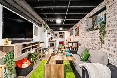 Image de Tout Neuf! Den De Shaw Fox: Confortable, amusant et beau!