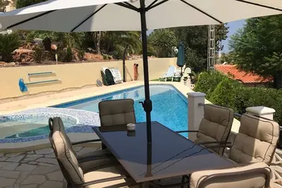 Image de Appartement ensoleillé avec piscine privée et vue sur l'océan