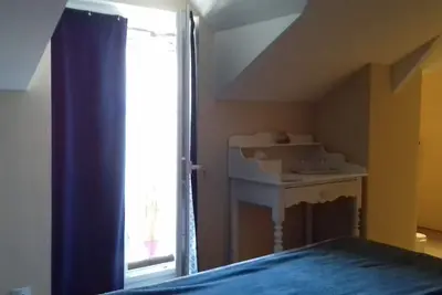 Image de Chambre blanche avec salle d'eau et Wc privés