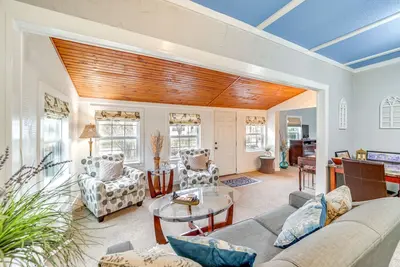 Image de Nouveau! Cabane historique Spavinaw avec cour ~ 1 mi au lac