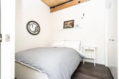 Image de Condo entièrement meublé avec un charme du vieux monde et entouré d'équipements modernes