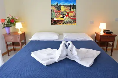 Image de Deux pièces Plus dans le centre-ville avec parking privé