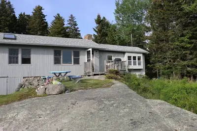 Image de Shipshape, à côté de Sand Beach à Stonington