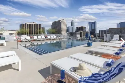 Image de Spacious Deluxe Studio - Situé au coeur d'Austin pour Formule 1 et Halloween