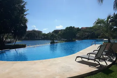 Image de Luxe 2 Br, 2. 5 Bath Condo à Riviera Maya