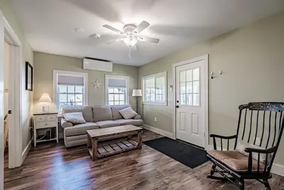 Image de Sebago Lake Cottage avec date disponible! 2019 & 2020