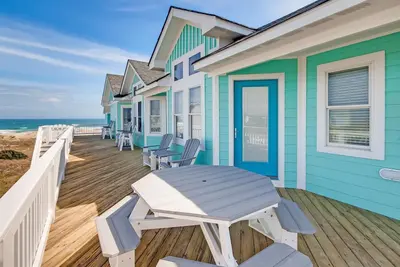 Image de Semi-Oceanfront Estate-Pool, bain à remous, Dogfriendly, ascenseur, jeu et exercice Rms