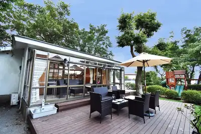 Image de Izu Kogen Ito · Glamping à Izu Kogen! Bbq avec animaux de compagnie sur la terrasse en bois. Chalet familial avec toboggan hamac