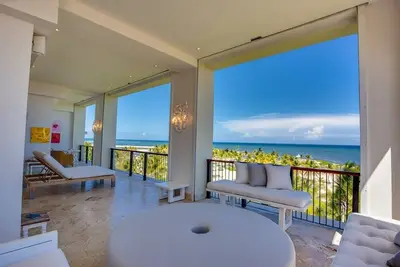 Image de Villa spectaculaire avec toutes sortes de détails et les plus hauts standards de qualité et de raffinement.
