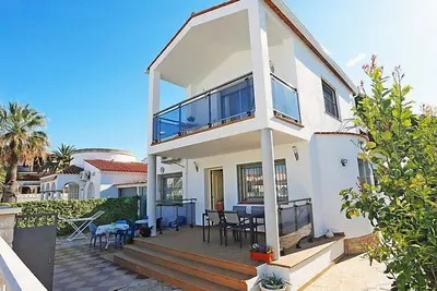 Solimar Cambrils by Interhome