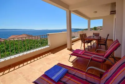 Image de Appartement Lucija by Interhome
