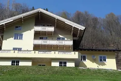 Image de Appartement GrĂĽn by Interhome