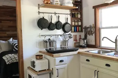 Image de Le Harmony Oaks Homestead - Cottage minuscule de la Floride