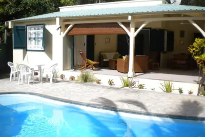 Image de Villa à la plage et au bord de la mer avec piscine privée