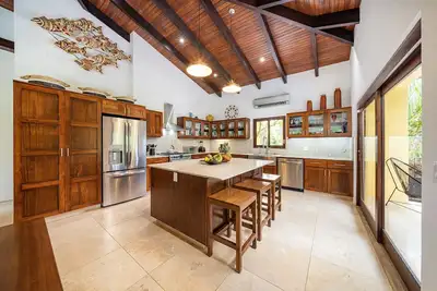 Image de Maison de luxe moderne dans un magnifique cadre naturel