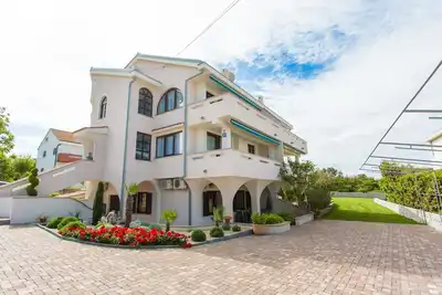 Image de Appartement d'une chambre avec la terrasse et la vue sur le mer Punat, Krk (A-17857-c)