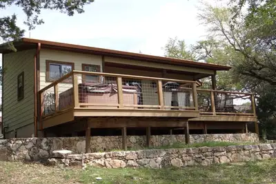 Image de Charmante maison avec grande terrasse privée et bain à remous au coeur du pays des collines