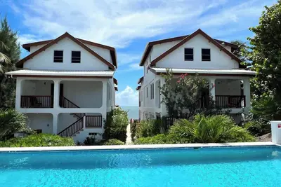 Image de Nouveau 2 chambres à coucher 2 salles de bain à la plage, piscine, plage privée et quai # 6