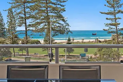 Image de Blue C 305 - Coolangatta sur la plage!