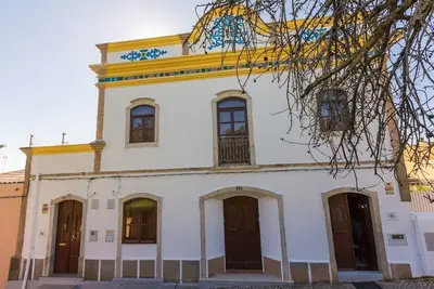 Image de Maison Construite Dans Le MODÈLE Traditionnel D'Algarvio