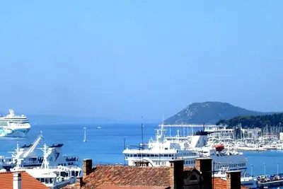 Image de vue sur le port centre ville