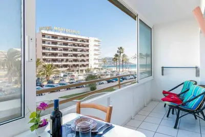 Image de Roses Holiday Center by Interhome