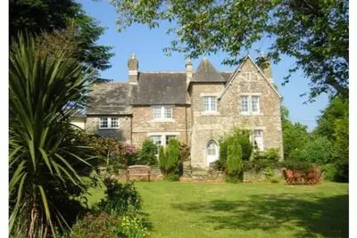 Image de Manoir avec jardins, bain à remous et vue sur la mer, 16 à 21 personnes avec chalet