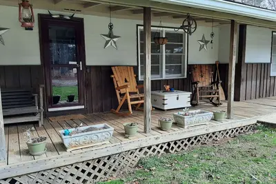 Image de Cozy South River Cabin