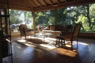 Image de Bird House-Magical Garden Retreat dans les Oaks