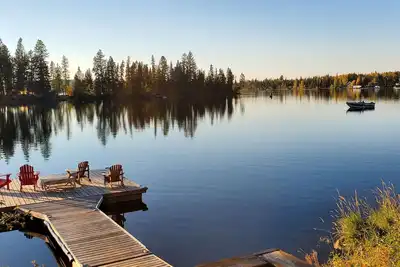 Image de Sheridan Lake Waterfront Cottage 3 chambres avec nouveau quai sur la magnifique baie