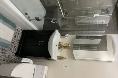 Image de Chambre moderne spacieuse et confortable