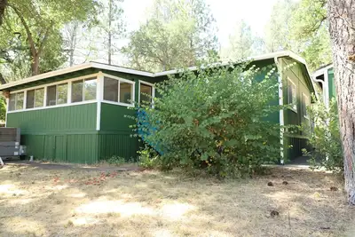 Image de Green Cabin dans les Midpines près du Pn de Yosemite