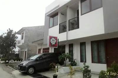 Transit Guesthouse près de l'aéroport de Silangit