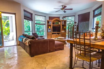 Image de Condo de style mexicain au rez-de-chaussée avec 2 chambres dans le Paseo del Sol de Bric