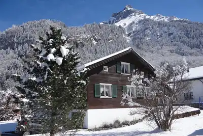 Image de Chalet Fluegärtli by Interhome