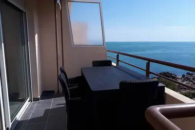 Image de T2 climatisé vue sur mer, Wifi, piscine et parking