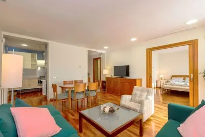 Image de Plaza Catalunya/Rda. Universidad by Interhome