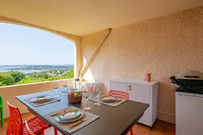 Image de Les Coteaux de la Nartelle by Interhome