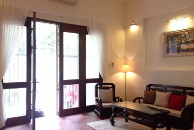 Image de Sunshine Villa - Villa sous-estimée dans le célèbre West Lake, Hanoi!