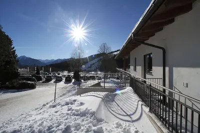 Image de Ski de fond et ski directement de la maison.