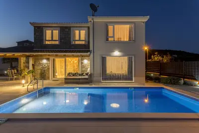 Image de Villa Hillside avec vue mer et piscine chauffée