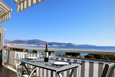 Image de 2 Pièces Neuf Vue Promenade des Anglais Incroyable