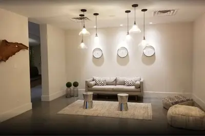 Image de Chez soi loin de chez soi aux parcs thématiques