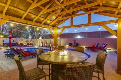 Image de Scottsdale Hideaway. Piscine et spa chauffés.
