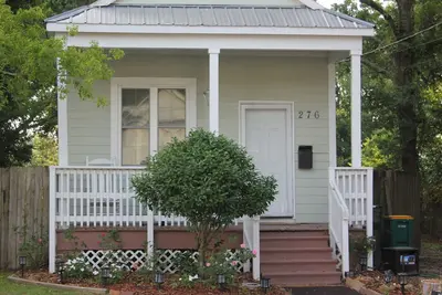 Image de Cottage confortable une belle 2 chambres 276, rue Bohn. Vous allez l'adorer!