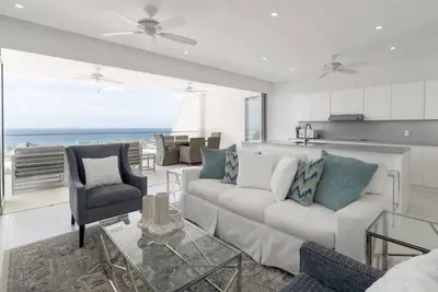 Image de Westmoreland Hills - Villa de luxe de 4 chambres avec vue spectaculaire sur la mer.