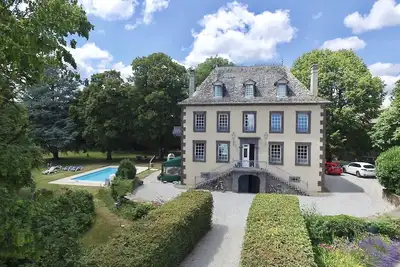 Image de Manoir de luxe au coeur de l'Aveyron rural en bordure d'un petit village