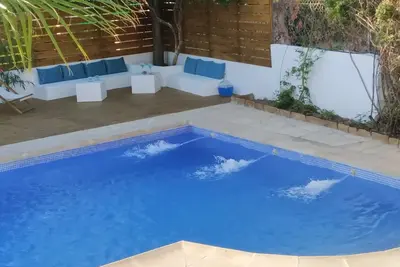 Image de Hébergement rustique, musée de la maison. Piscine et Bbq