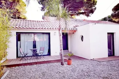 Image de Hyeres les Pesquiers location villa récente équipée avec jacuzzi  prox mer 6 per